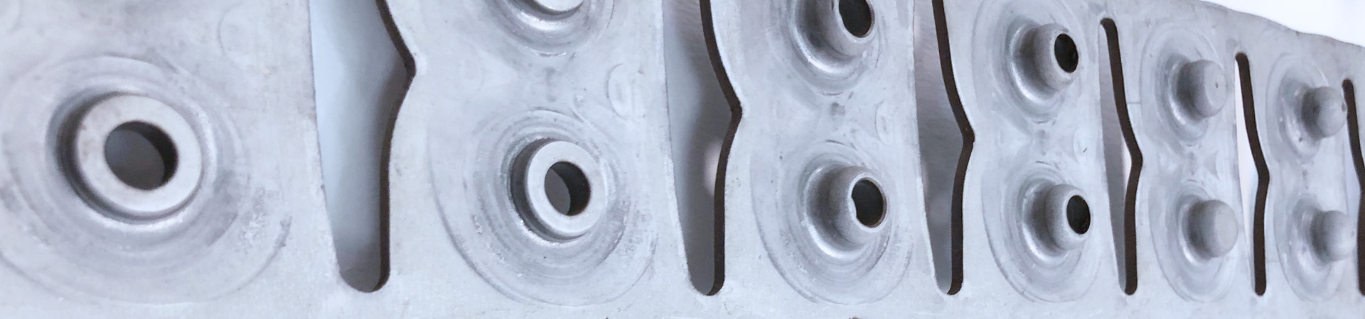 Gewindedurchzugwerkzeug auf weißem Hintergrund